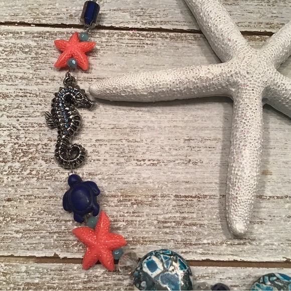 Seahorse Necklace - Picture 5 of 7